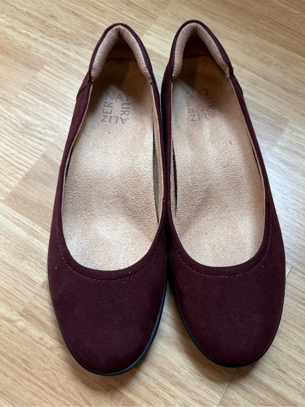 Naturalizer Burgundy Suede Round-Toe Ballet Flats